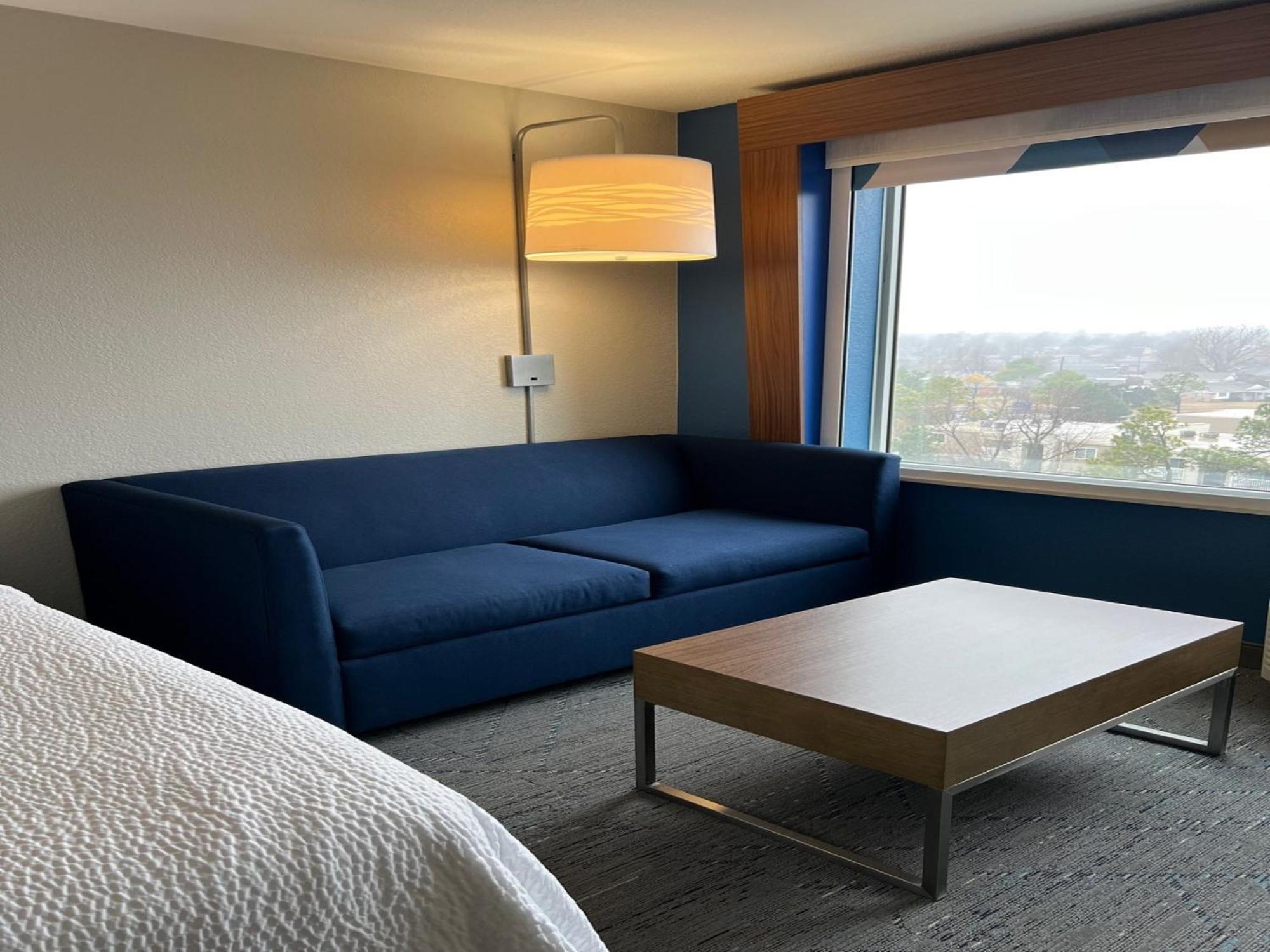 Express & By Ihg Hotel Moore