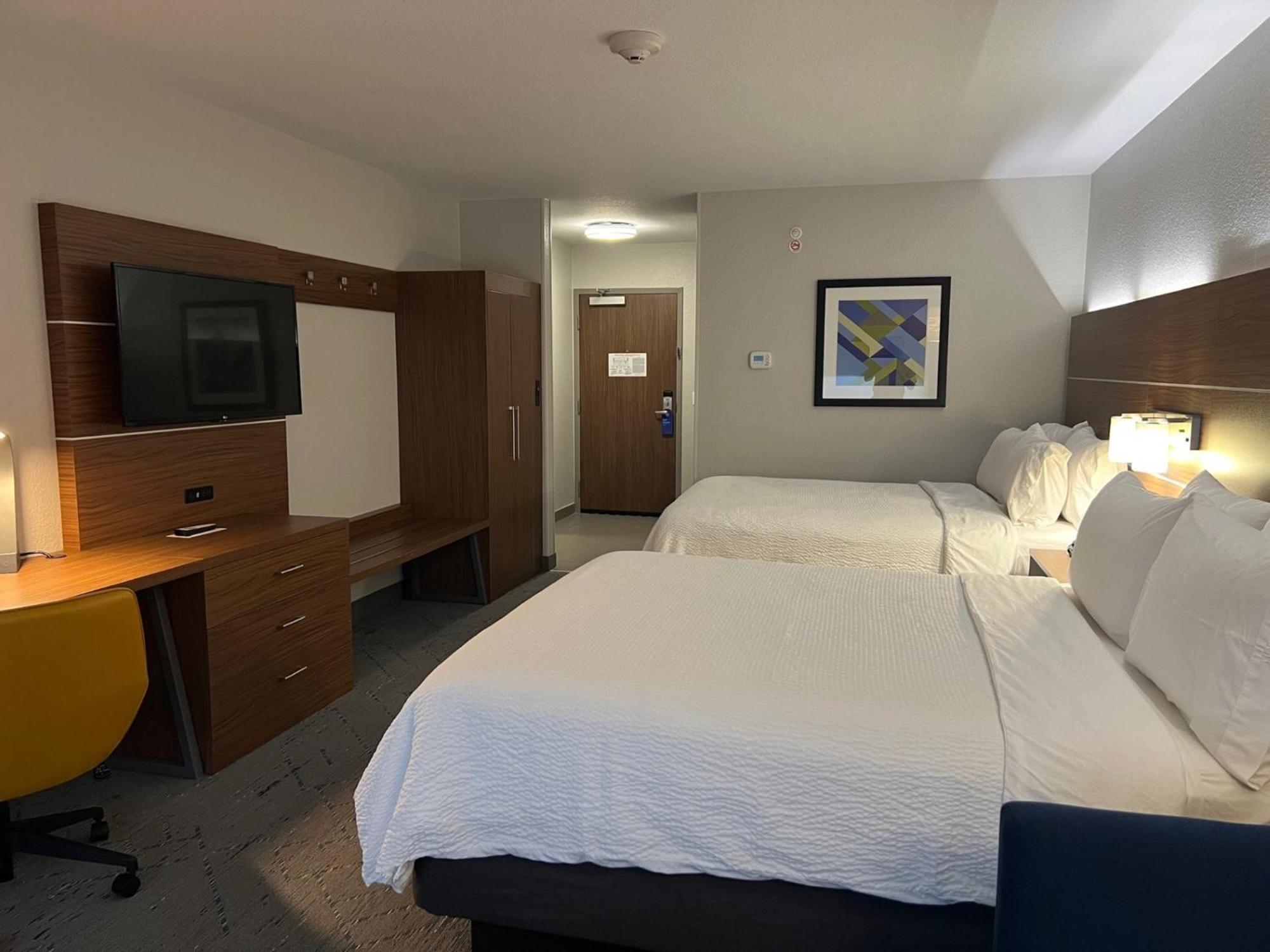 Express & By Ihg Hotel 2*