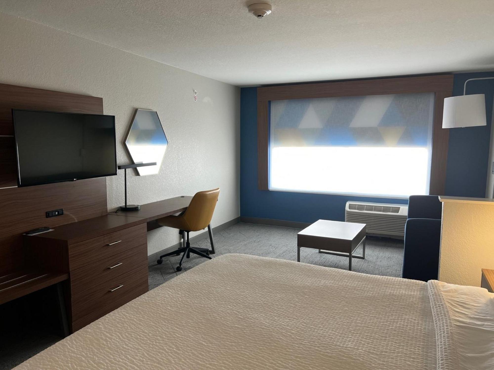 Hotel Express & By Ihg 2*