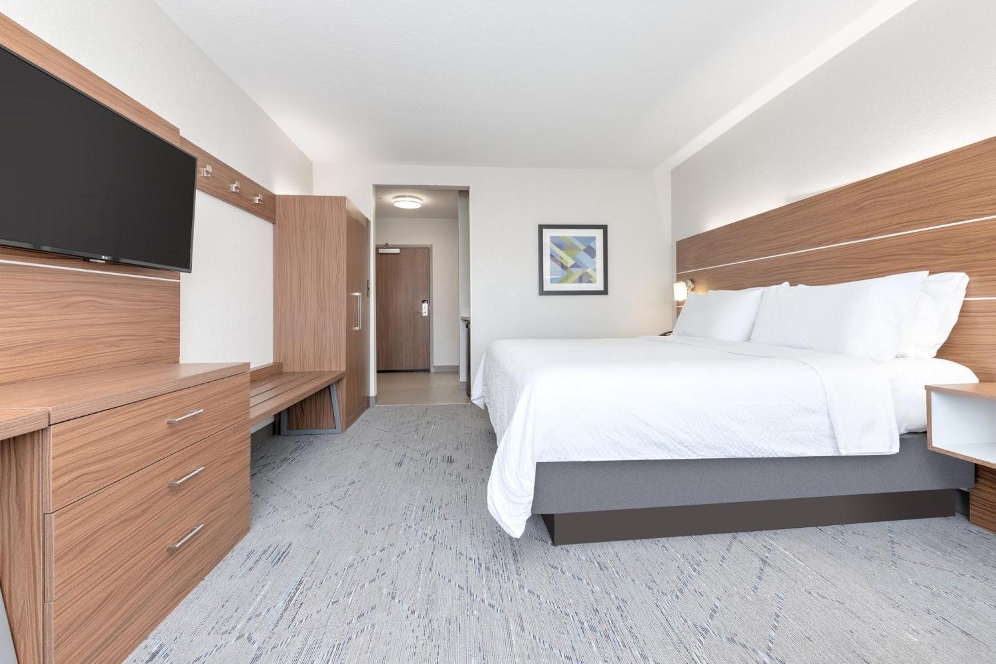 Express & By Ihg Hotel Moore