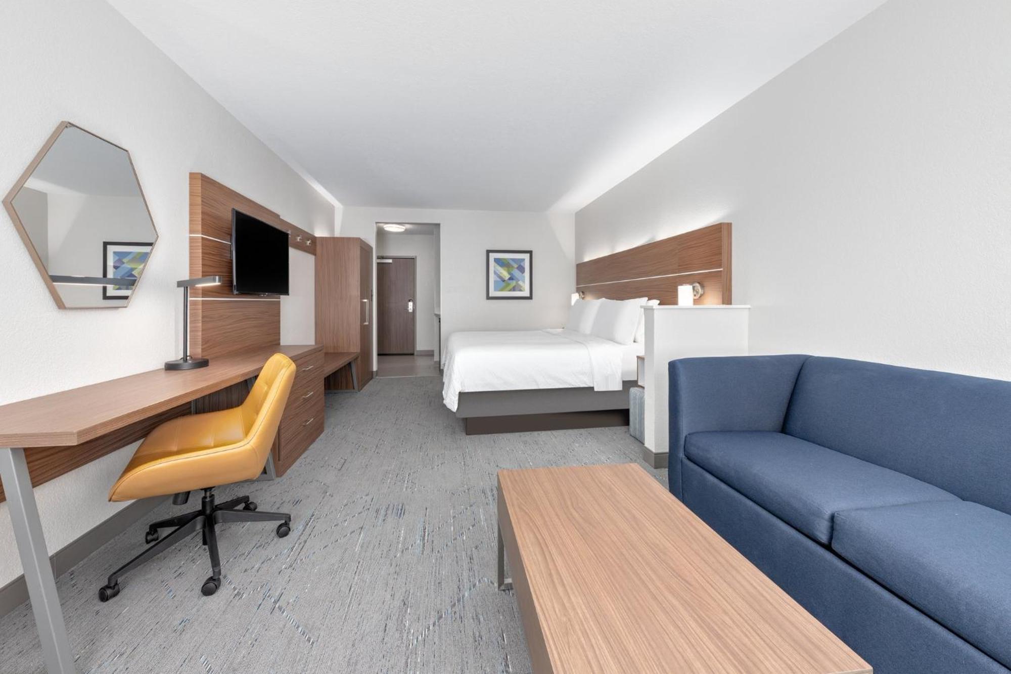 Hotel Express & By Ihg Moore