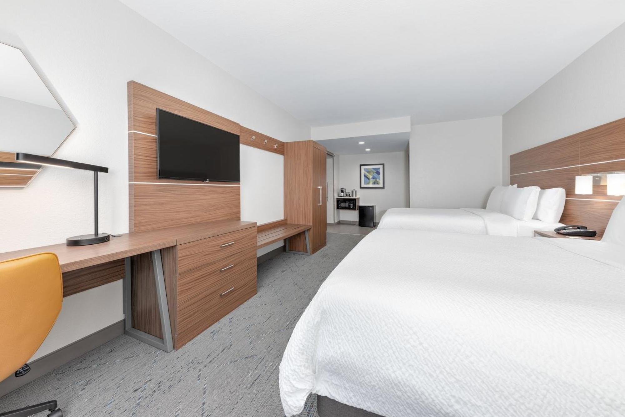 Hotel Express & By Ihg