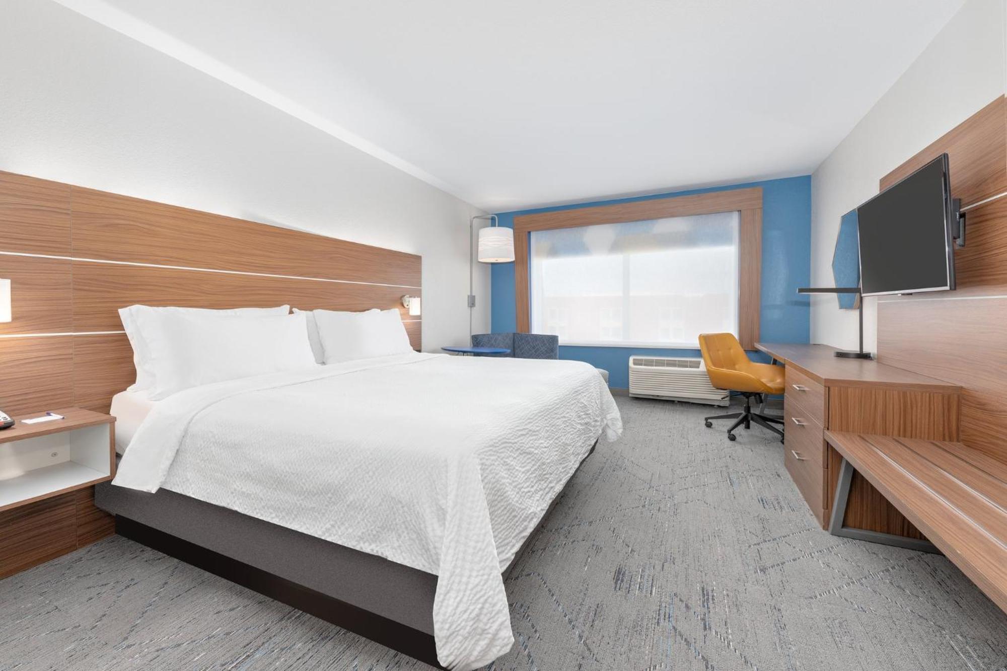 Express & By Ihg Hotel Moore