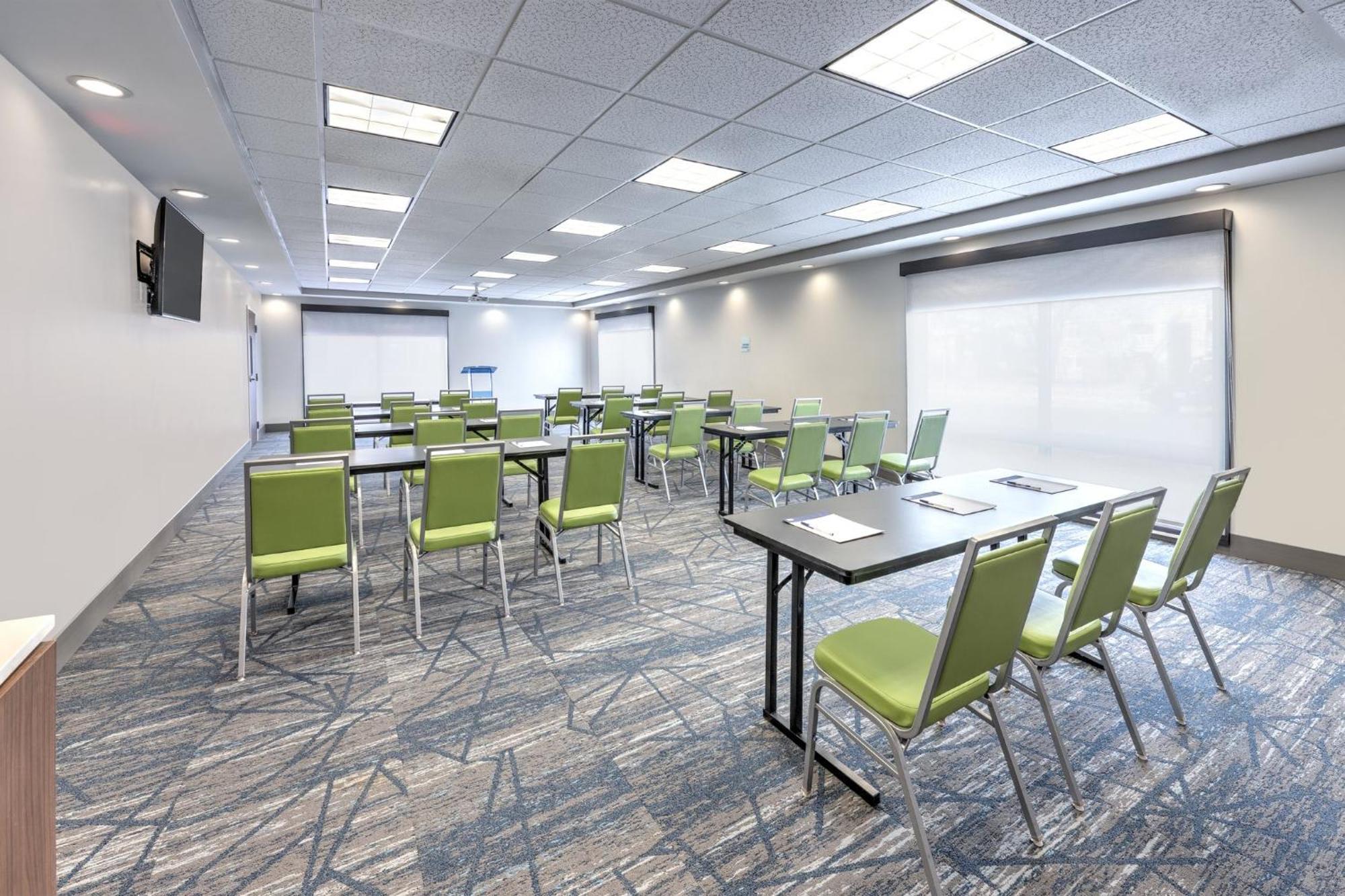 Express & By Ihg Hotel Moore