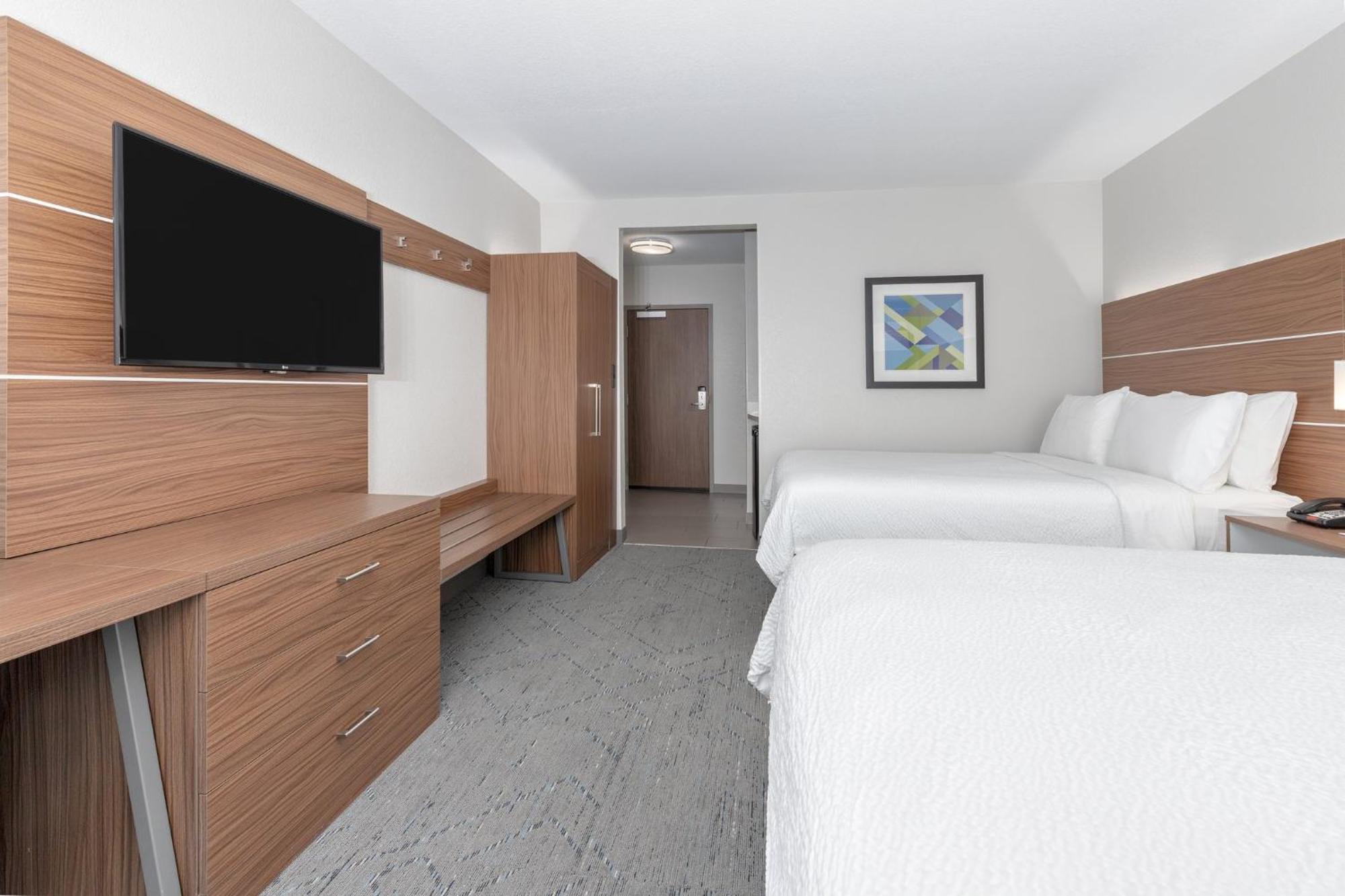 Express & By Ihg 2*