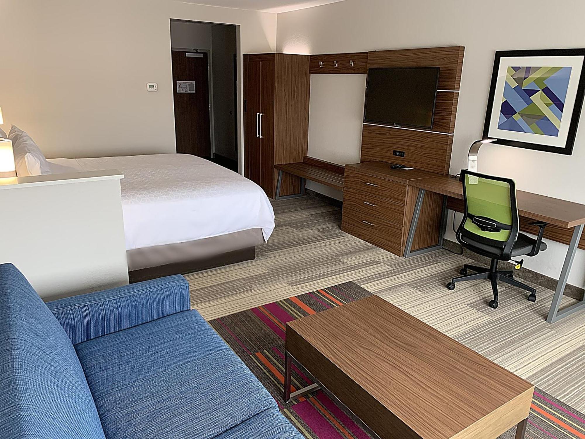 Hotel Express & By Ihg Moore