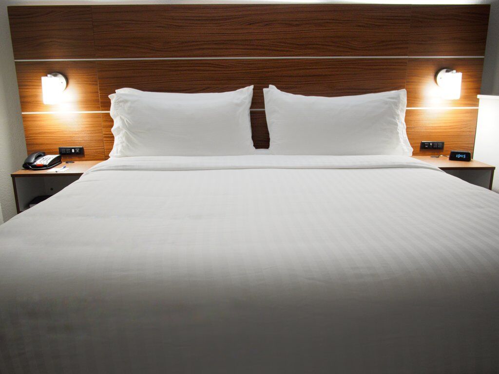 Hotel Express & By Ihg