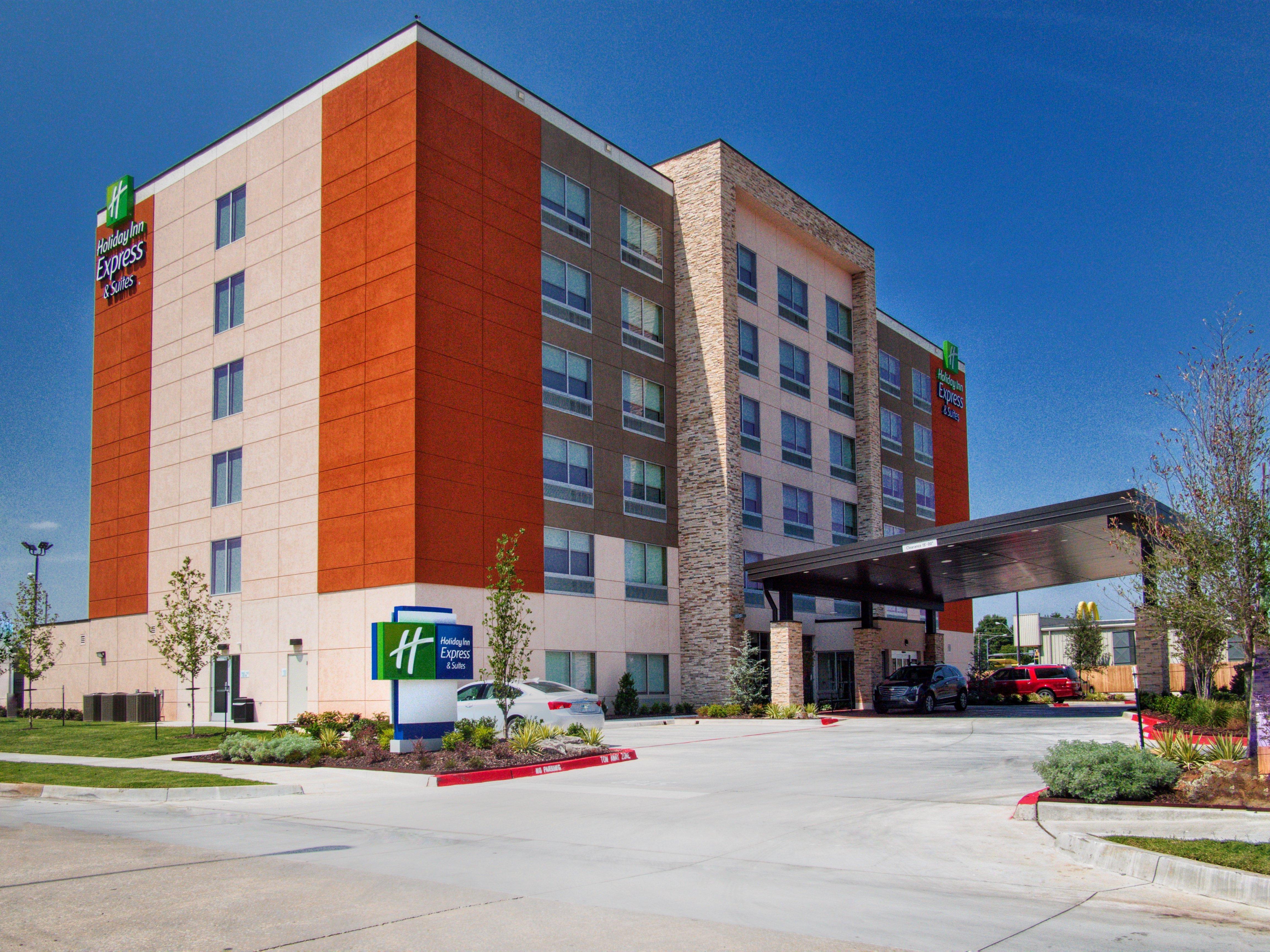 Holiday Express & By Ihg Moore