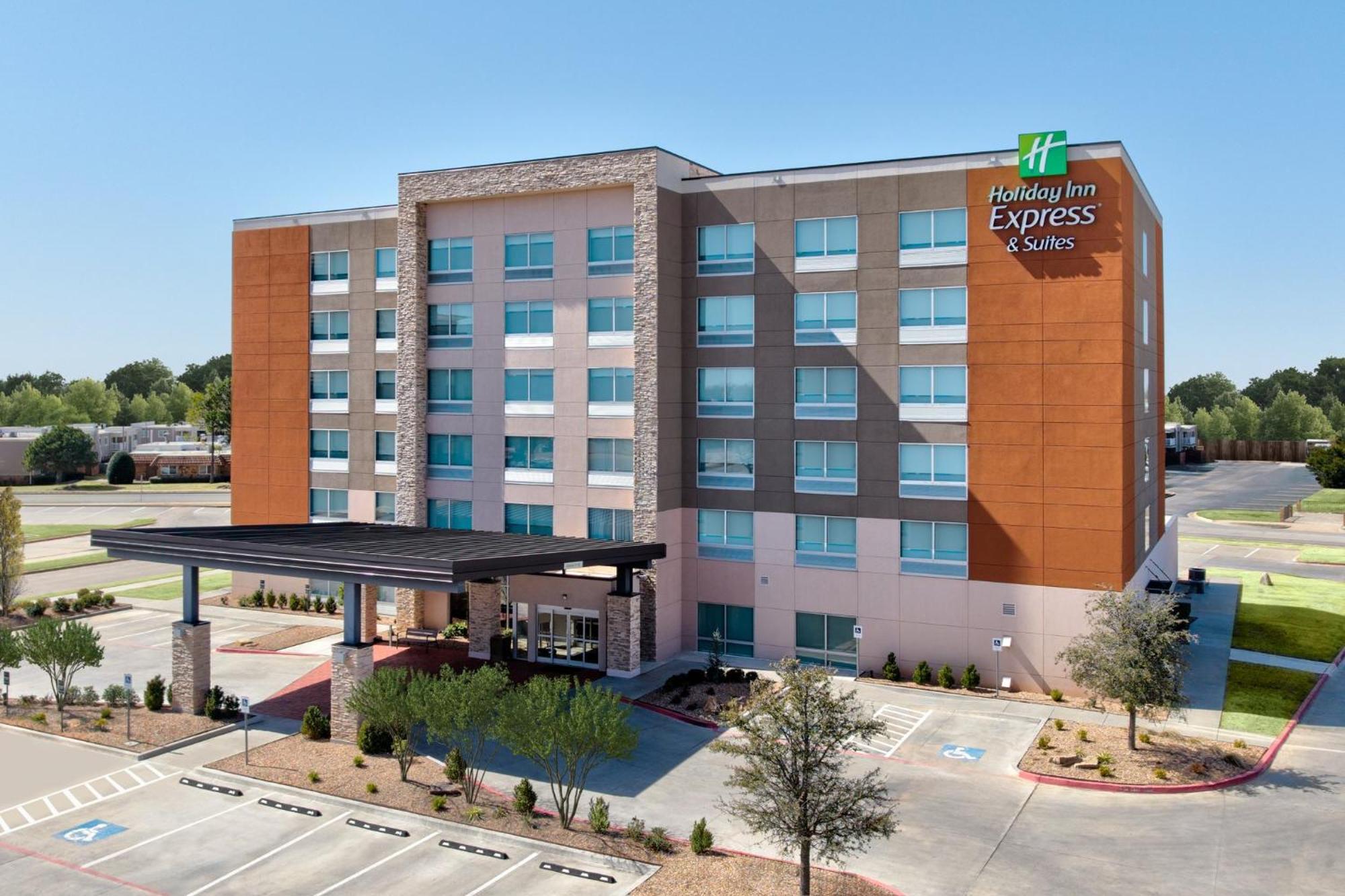 Hotel Express & By Ihg 2*